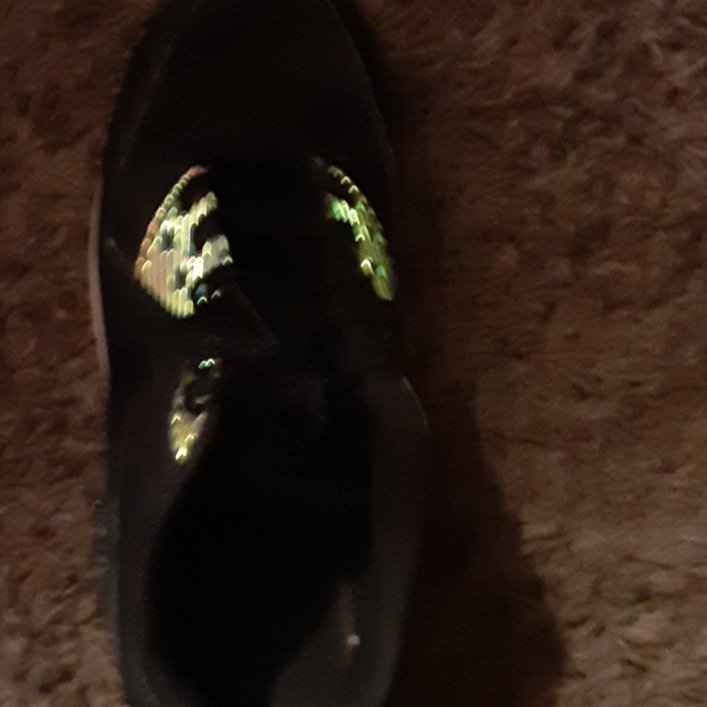 Shoes - Picture 4 of 4